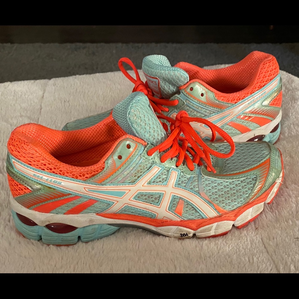 ASICS shoes - Picture 2 of 2